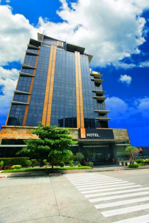 The B Hotel - Managed by The Bellevue Group of Hotels Inc